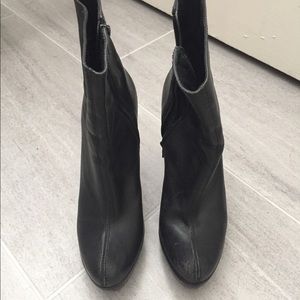 DFV booties size 8